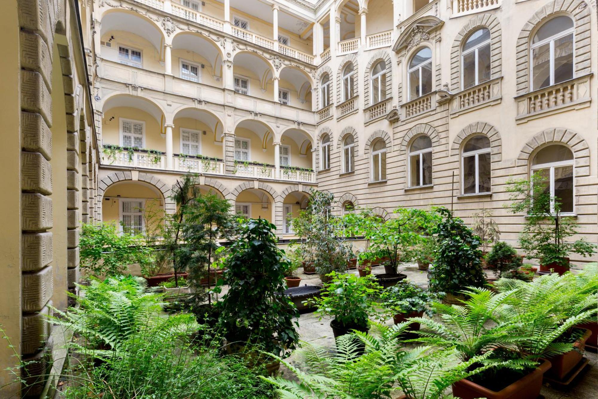 K4 Studio Apartments Budapest Luaran gambar